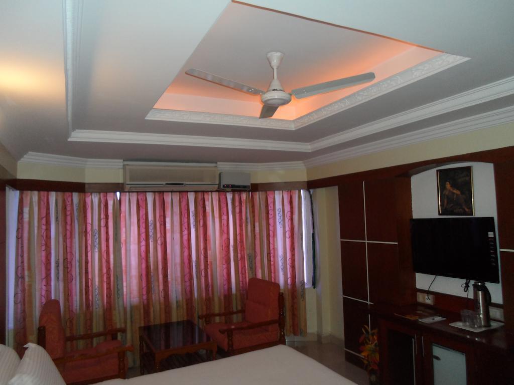 Hotel Plr Grand Tirupati Exterior photo