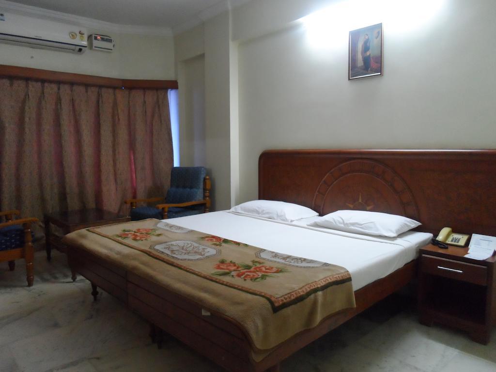 Hotel Plr Grand Tirupati Room photo